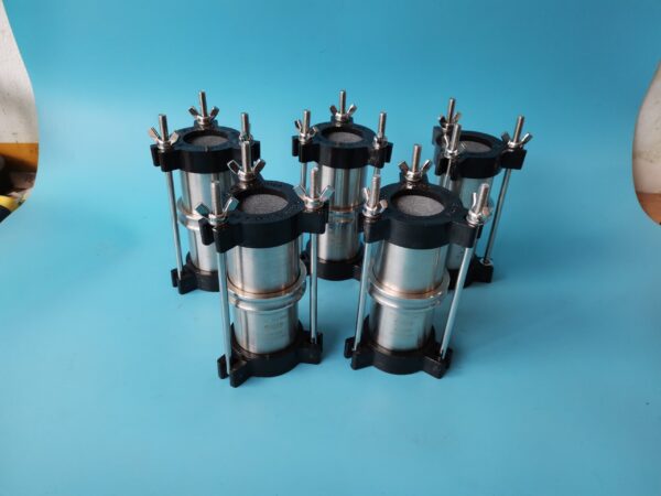 トライアキシャル飽和器（土の飽和用）	φ25 / 38 / 50 / 70 / 100 mm