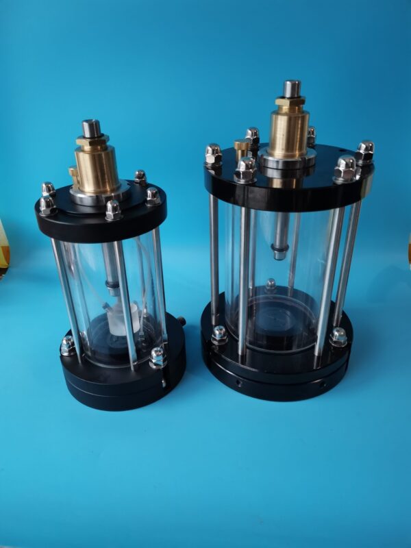 トライアキシャル圧力室（土試料の容器）	φ38 / 50 / 70 / 100 mm