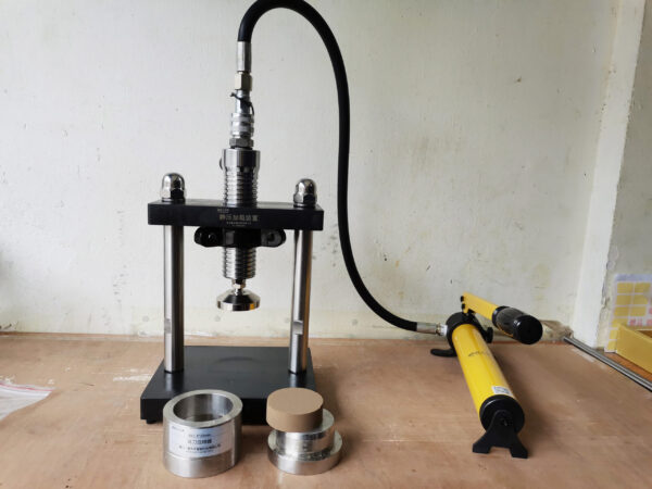 空気圧または油圧ロード装置（静圧模具および環状圧密器用）	空気圧／油圧