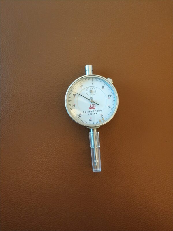 ダイヤルゲージ（土試料の変形測定用）	測定範囲 0–10 mm，最小目盛 0.01 mm